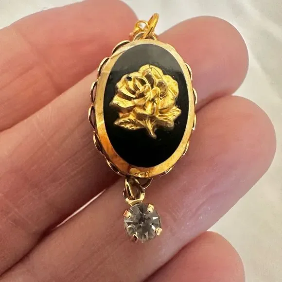 Black and gold tone  rose vintage pendant necklace - Picture 4 of 9